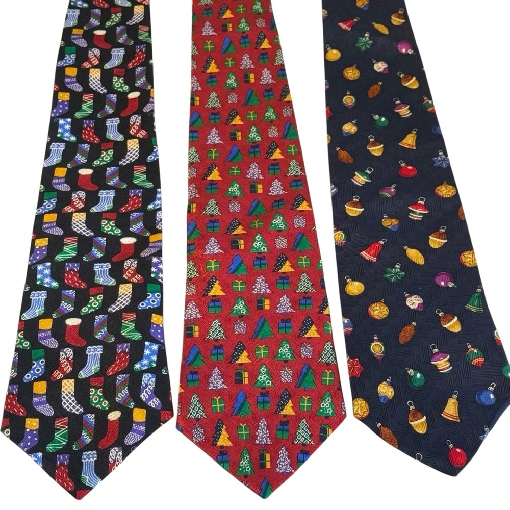 Lord & Taylor 3 100% silk men’s ties Christmas holiday stockings ornaments trees